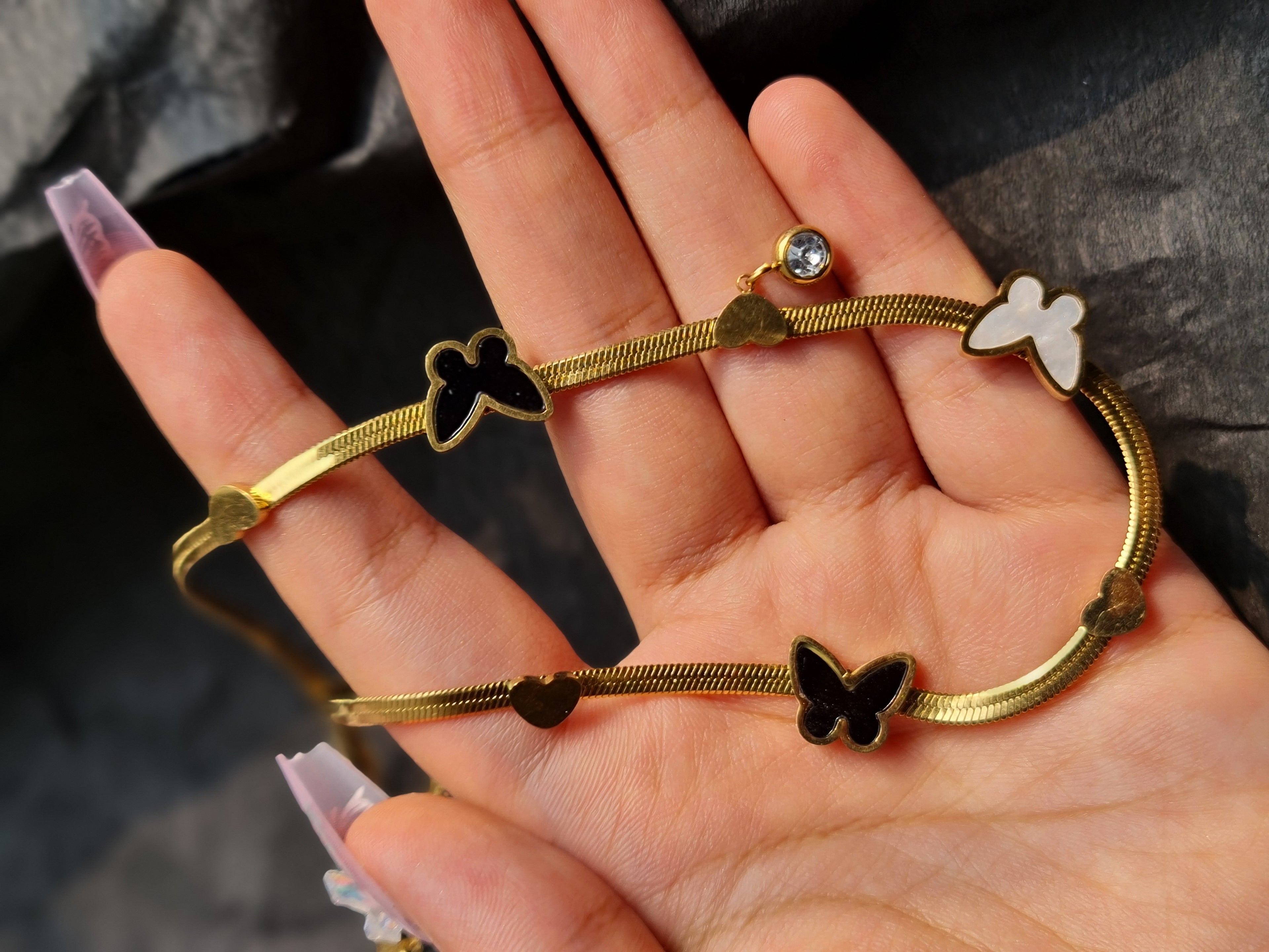 Gold Plated Butterlfy & Heart Charm Snale Necklace