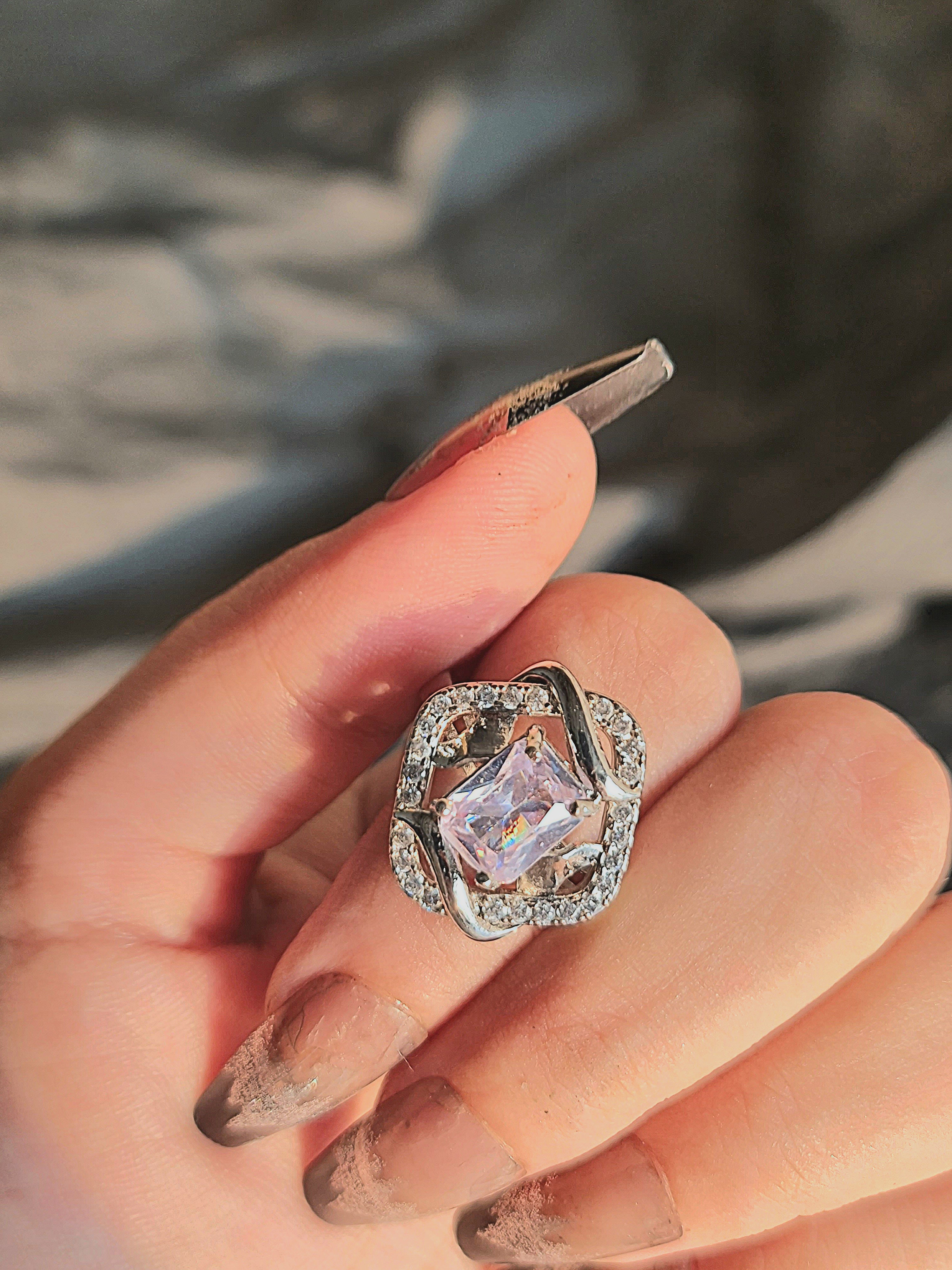 Chic Statement Zirconia Ring