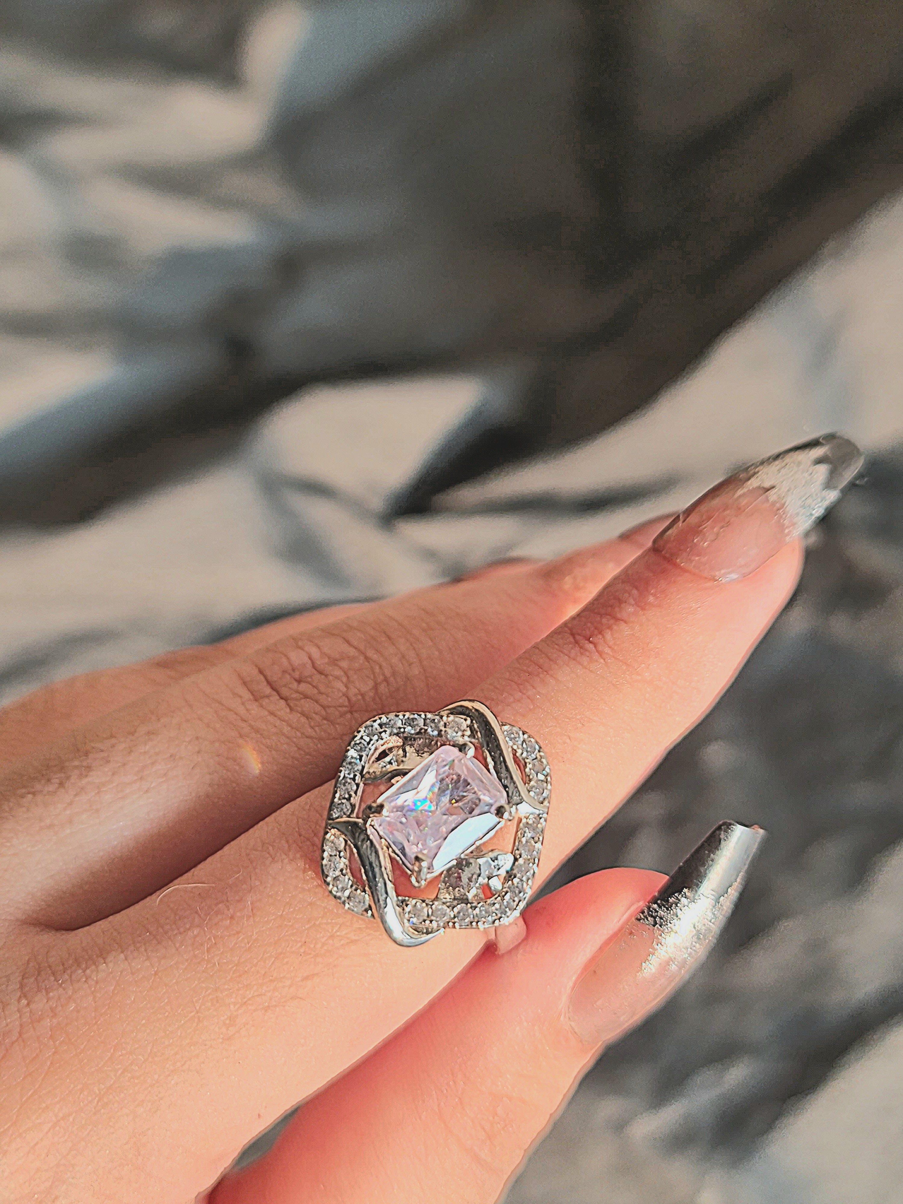 Chic Statement Zirconia Ring