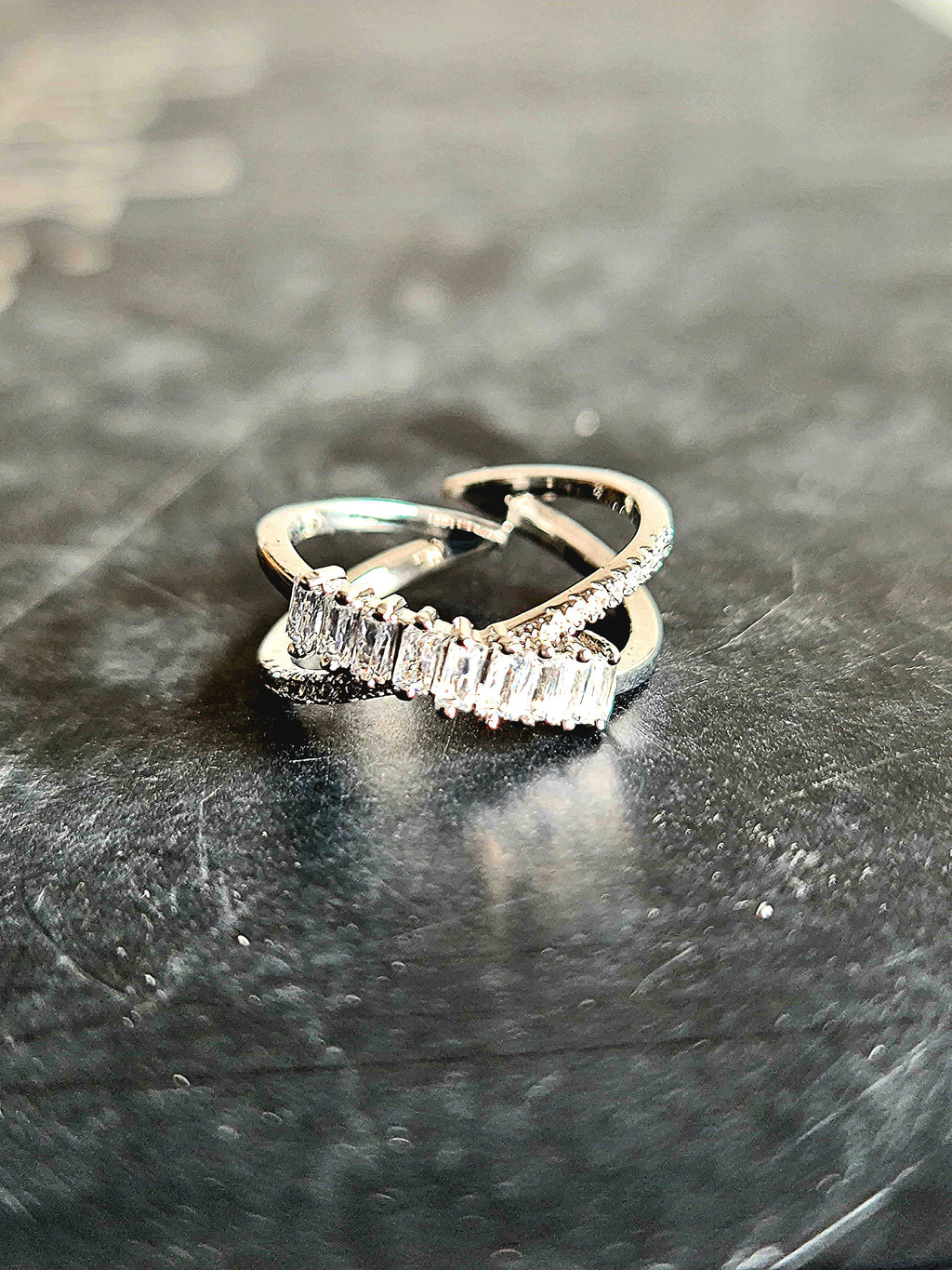 Dazzling Crossover Zircon Midi Ring